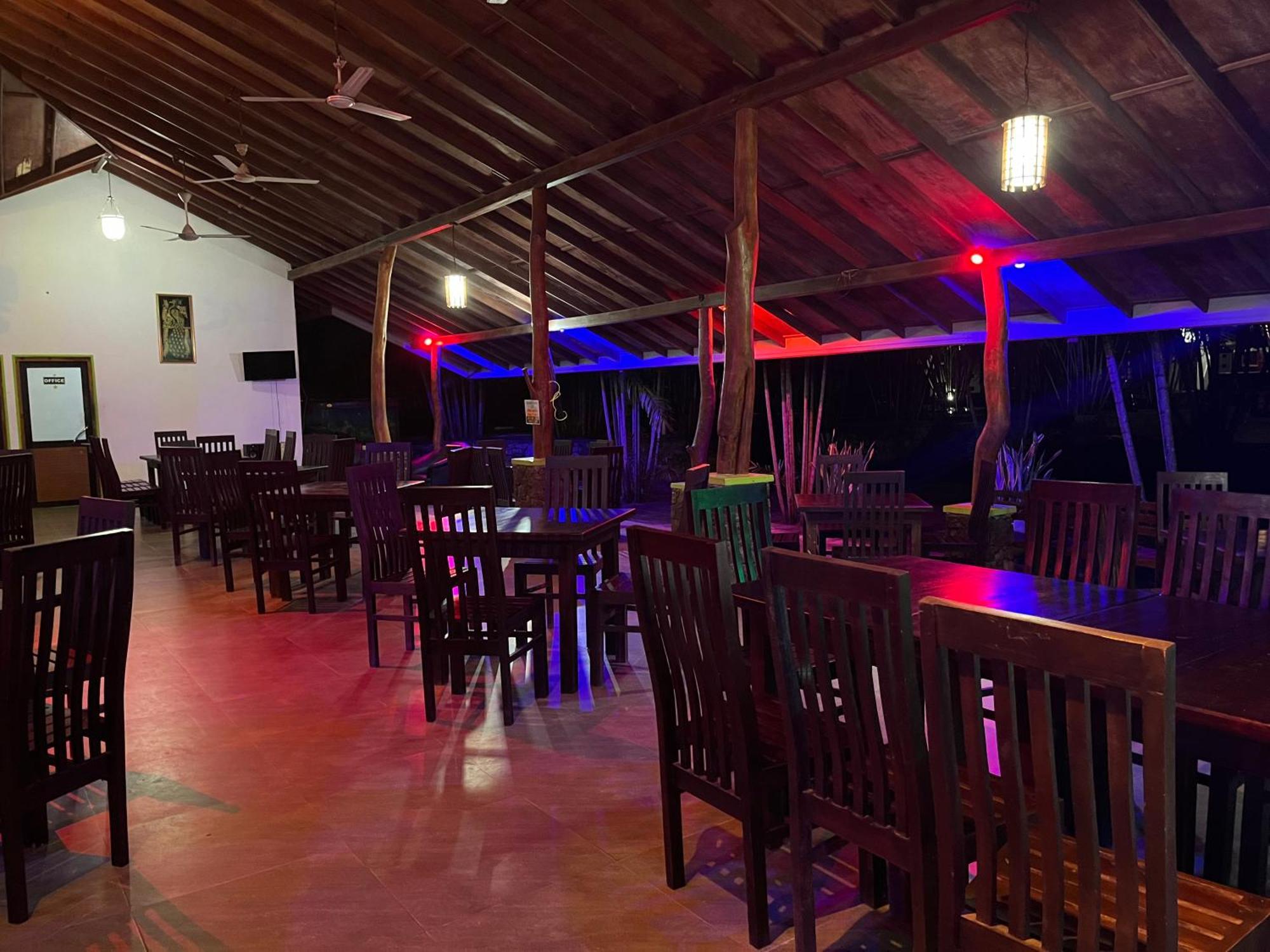 Royal Green Garden - Puttalam Exterior foto