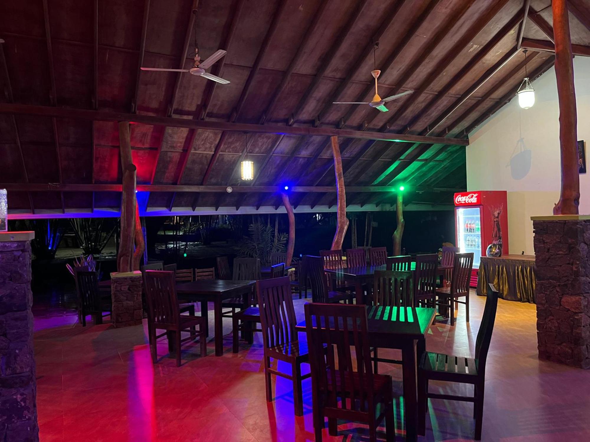 Royal Green Garden - Puttalam Exterior foto