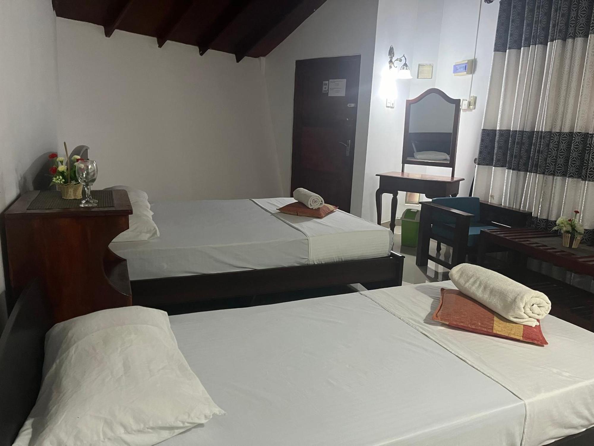 Royal Green Garden - Puttalam Exterior foto